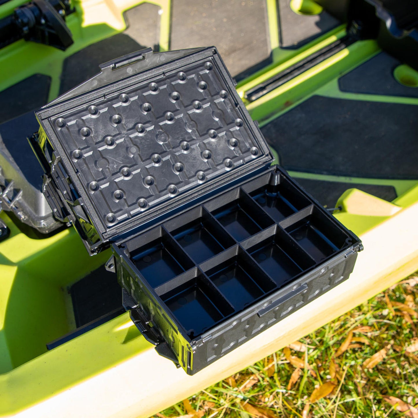 YAKATTACK - FULLY LOADED TRACPAK COMBO KIT, TWO BOXES, TRACK MOUNT, HANDLE, AND 3 TRAYS