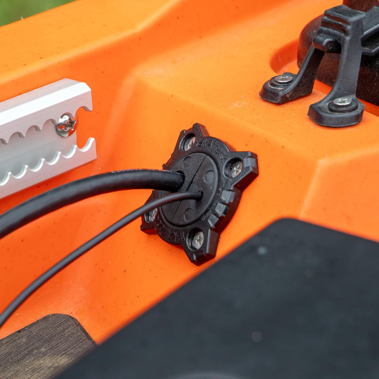YAKATTACK - GRIDLOC THROUGH HULL WIRING KIT XL - PAIR